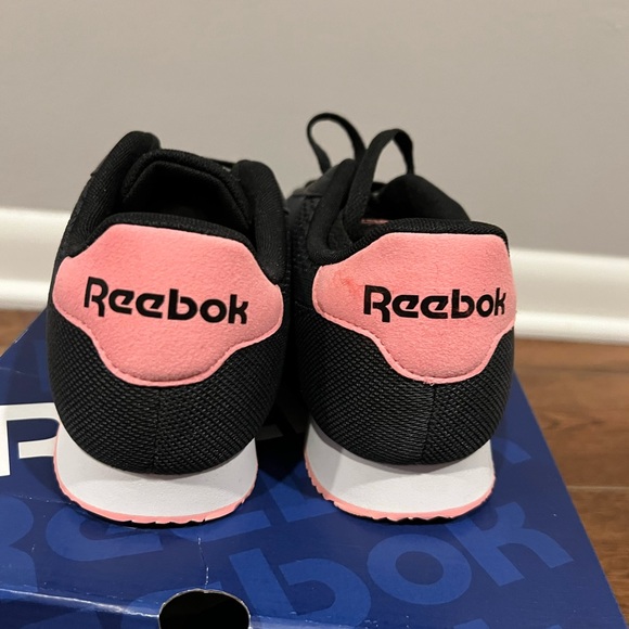 NEW Reebok, size 10 - Picture 3 of 4